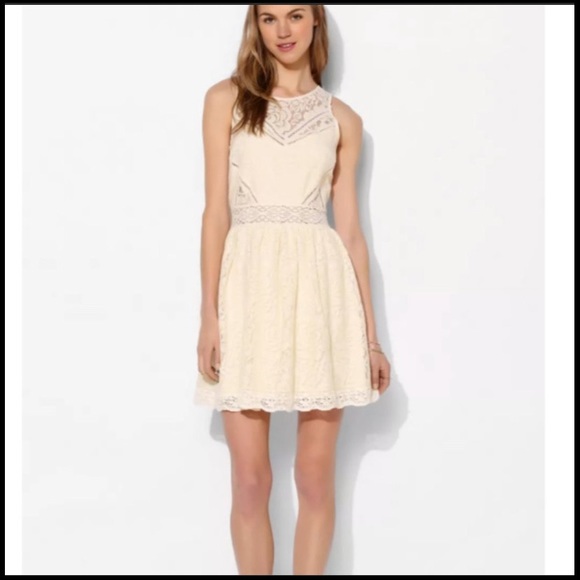 KIMCHI BLUE IVORY BELLA LACE FIT & FLARE DRESS  S - Picture 5 of 10